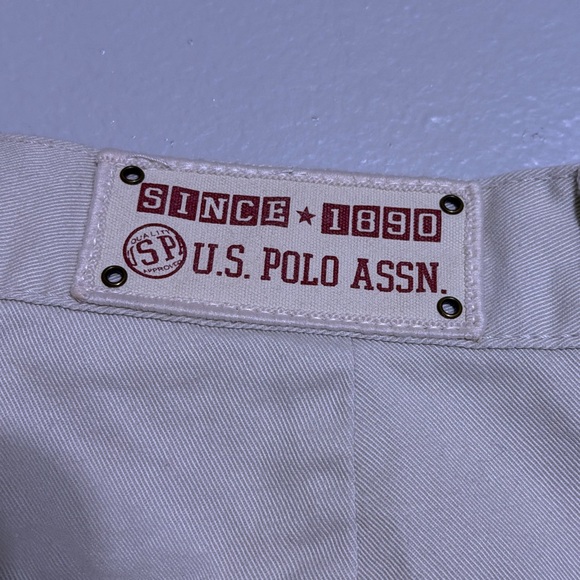 U.S. Polo Assn. Men's Beige Cargo Shorts - Picture 4 of 7